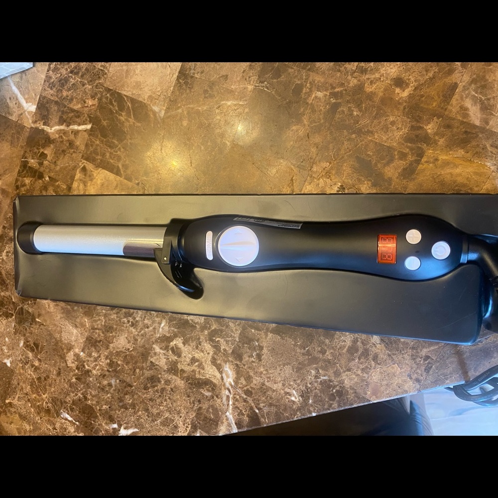 Brand new Beachwaver S1
